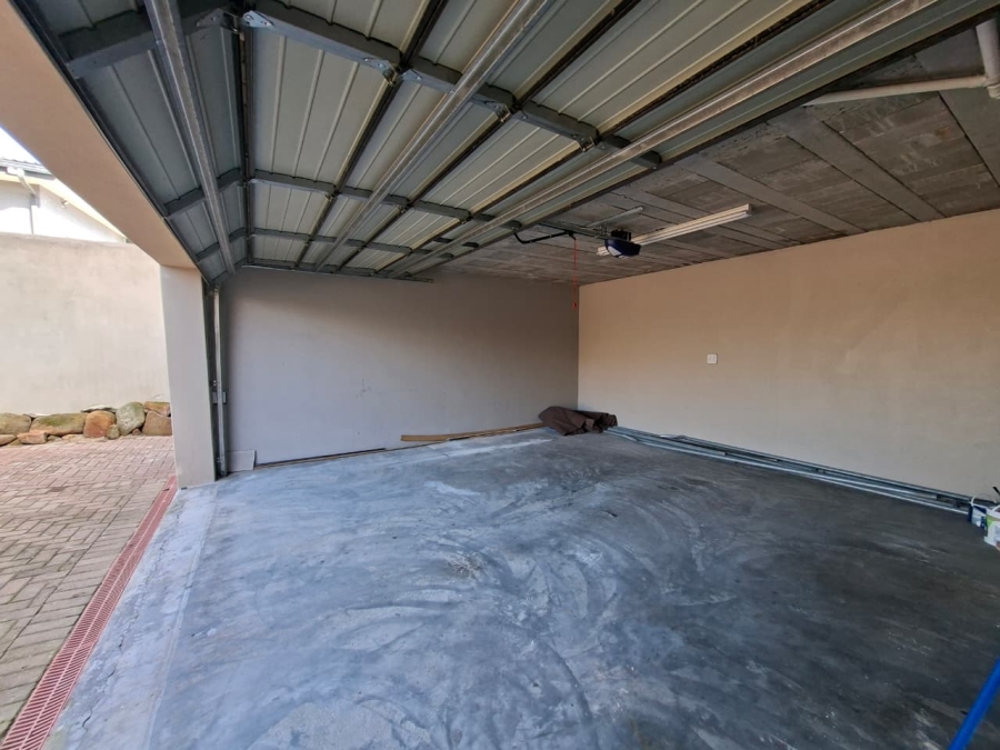 To Let 3 Bedroom Property for Rent in Jakarandas Western Cape